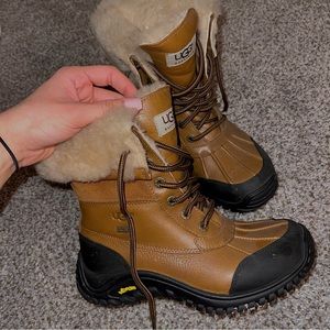 UGG Womens Adirondack Boot